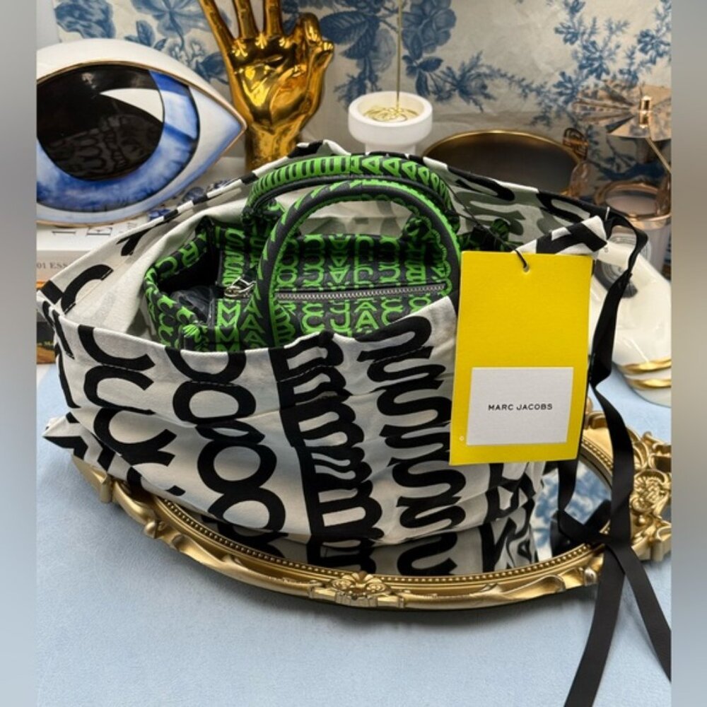 🆕 MARC JACOBS 🧿 NWT Monogram Print Micro Tote Bag, Black & Green - Picture 16 of 16